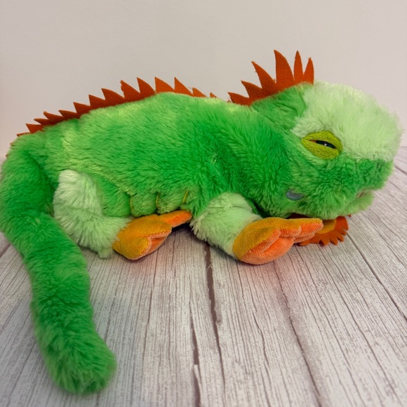 Green Iguana Lizard Hand Puppet Plush Toy The Manhatten Toy Company 2013 - Picture 3 of 11